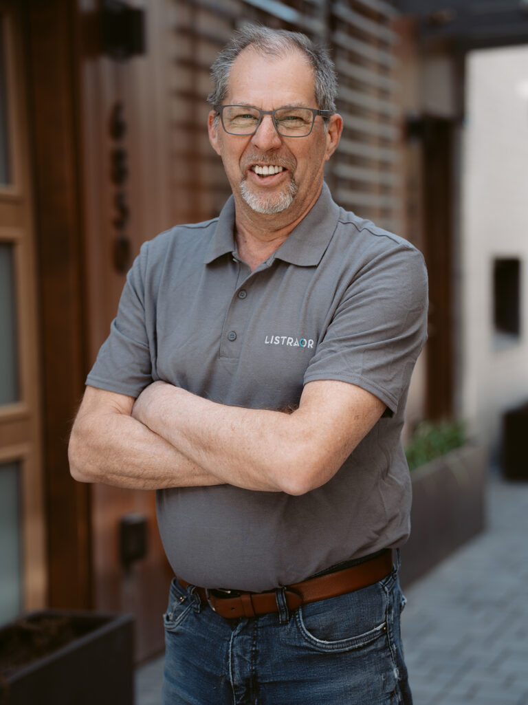 Portrait photo of Listraor construction manager