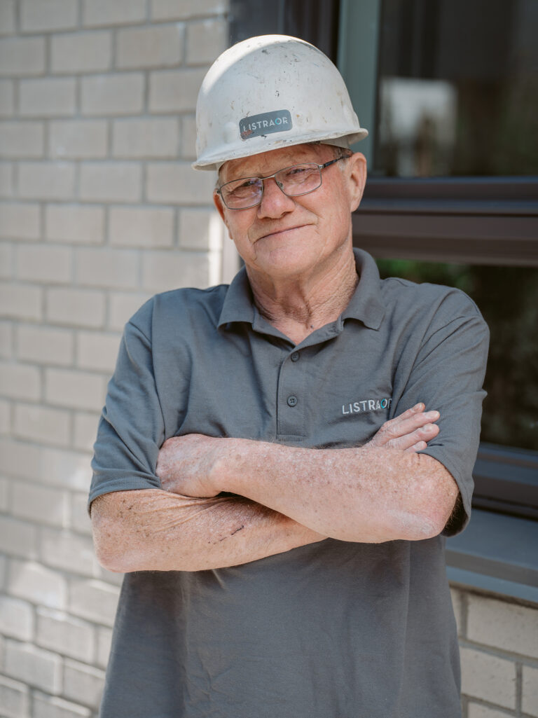 Portrait photo of construction manager
